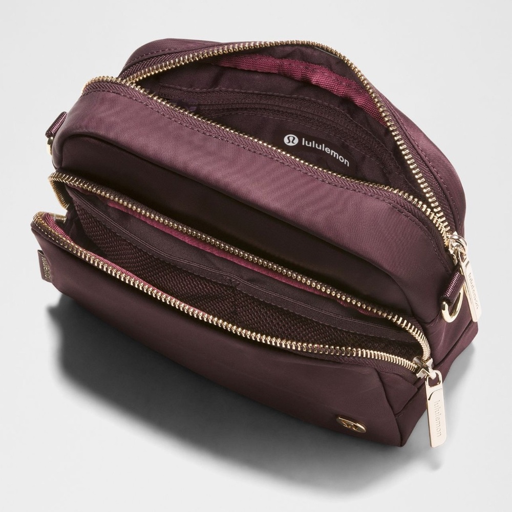 lululemon athletica womens crossbody every where Bag in blk plum 2L - Picture 6 of 8